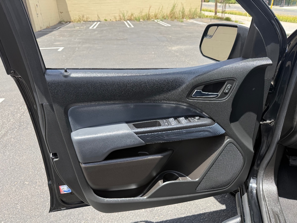 2021 Chevrolet Colorado Z71 | CarEdge | CarEdge