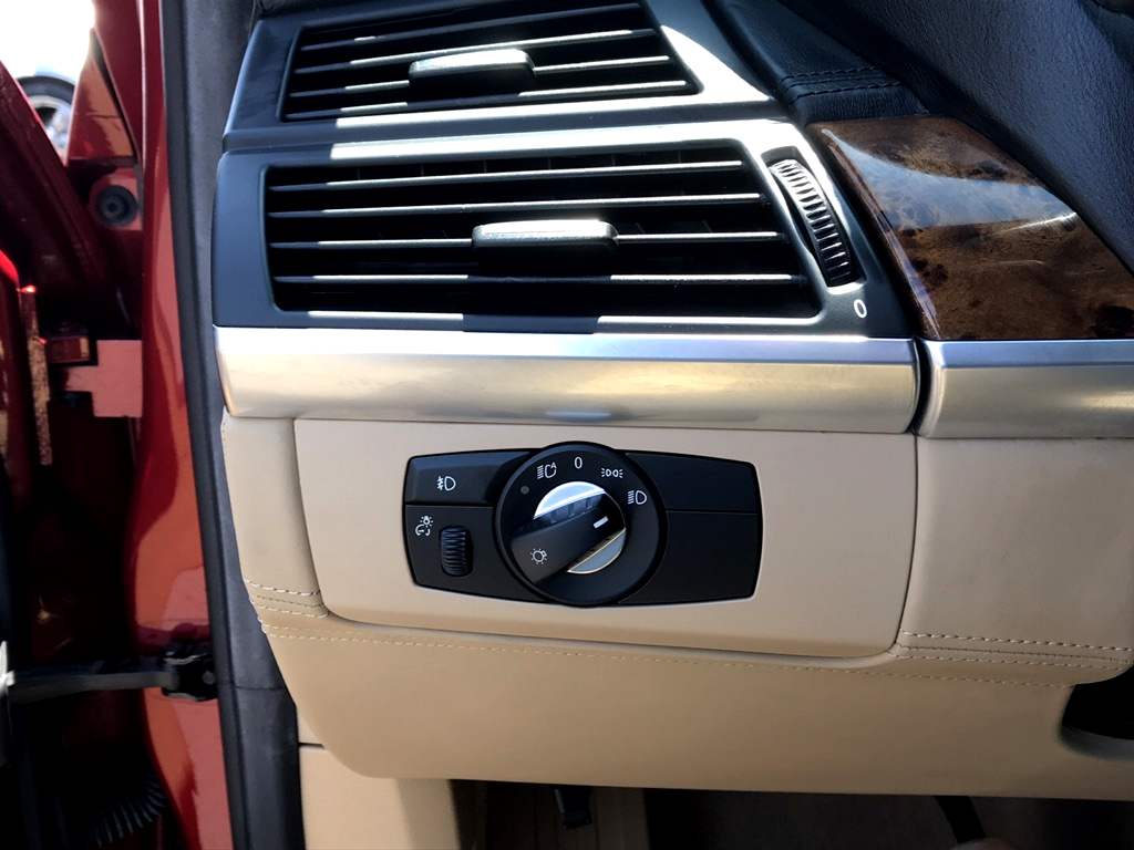Sold 2010 BMW X5 xDrive35d AWD DIESEL W/ NAV/ PAN MOONROOF