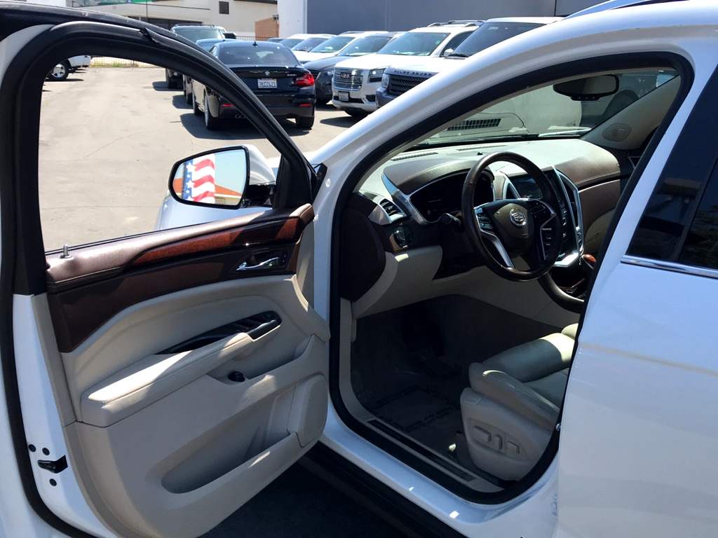 Sold 2014 Cadillac SRX Luxury Collection W/ PANORAMIC ROOF