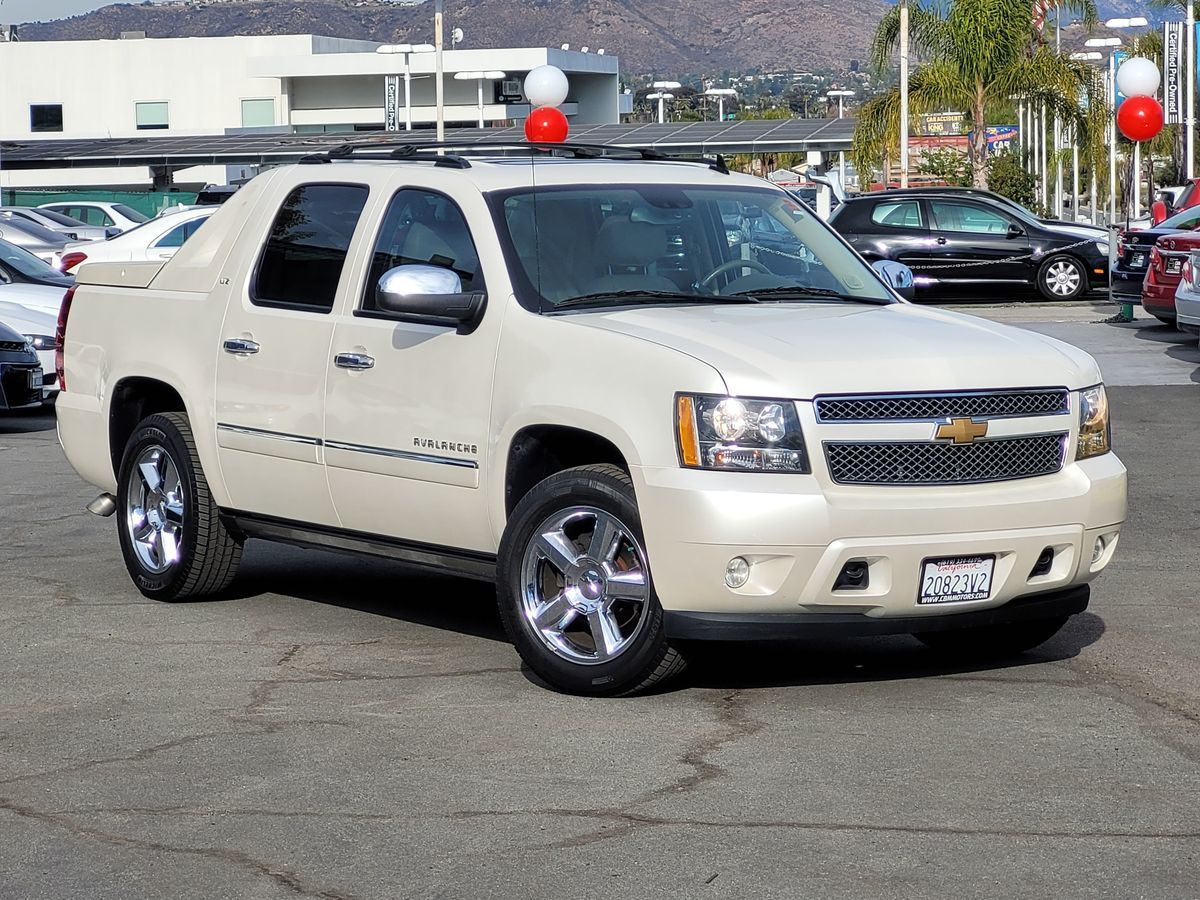 Sold 2012 Chevrolet Avalanche LTZ 4WD 5.3L CREW CAB in El Cajon