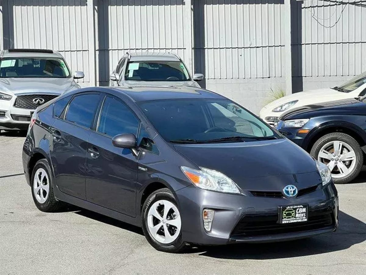 Sold 2013 Toyota Prius Five W/BACK UP CAMERA in El Cajon