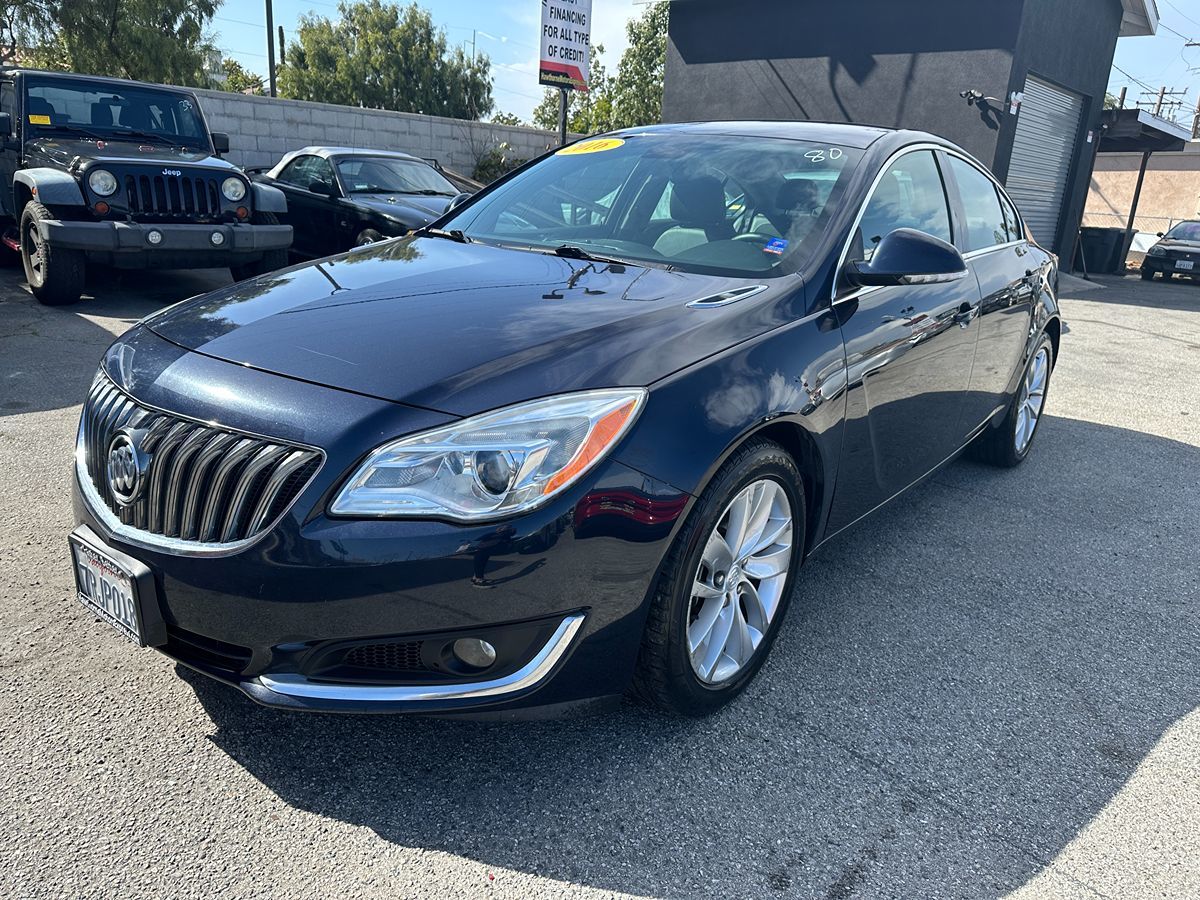 2016 Buick Regal photo 3