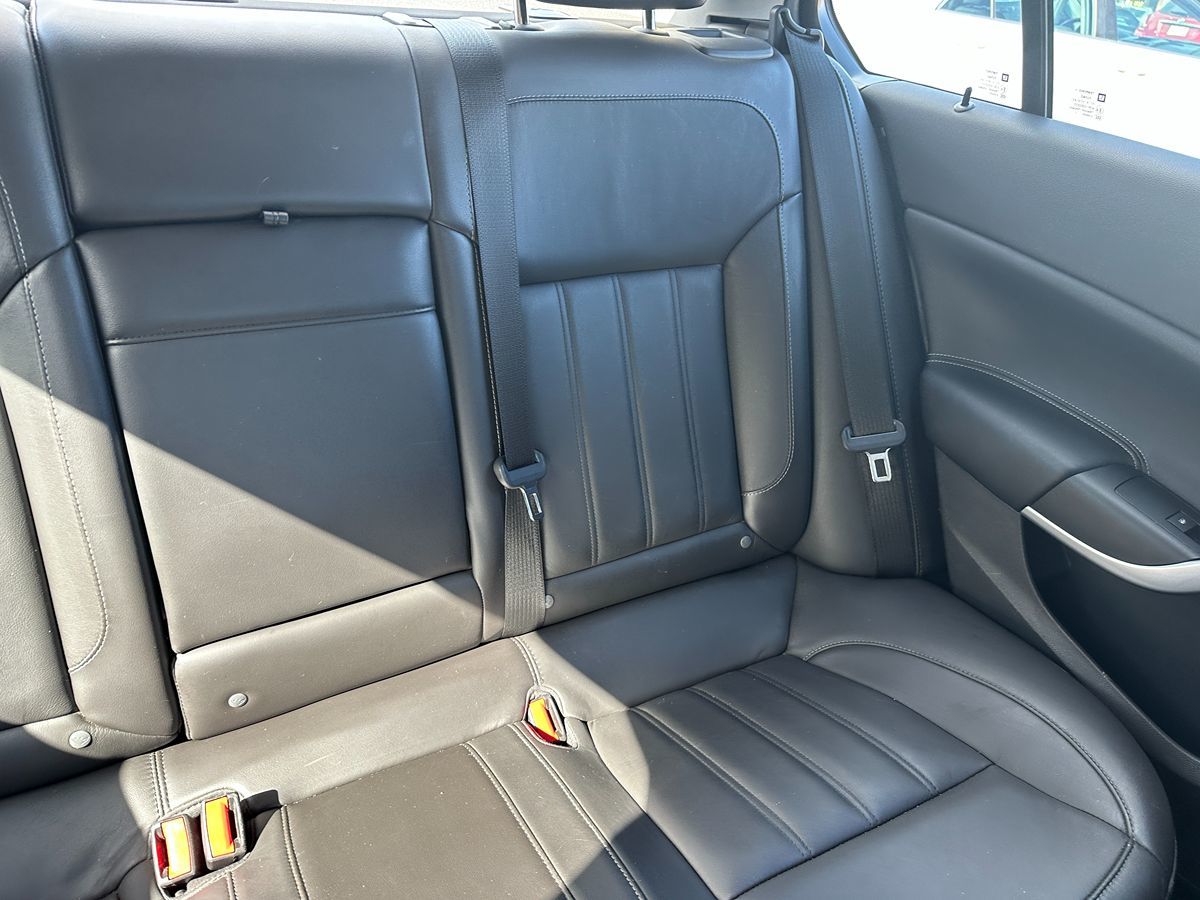 2016 Buick Regal photo 16