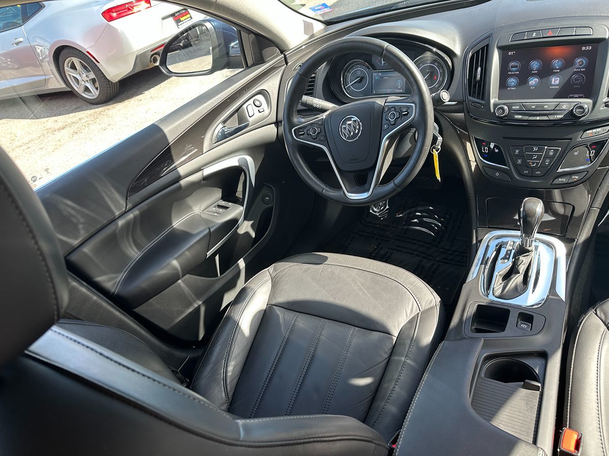 2016 Buick Regal photo 9