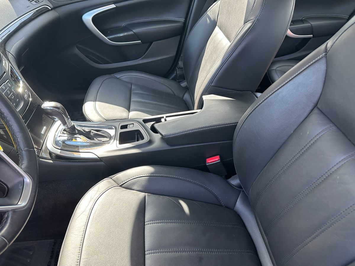 2016 Buick Regal photo 14