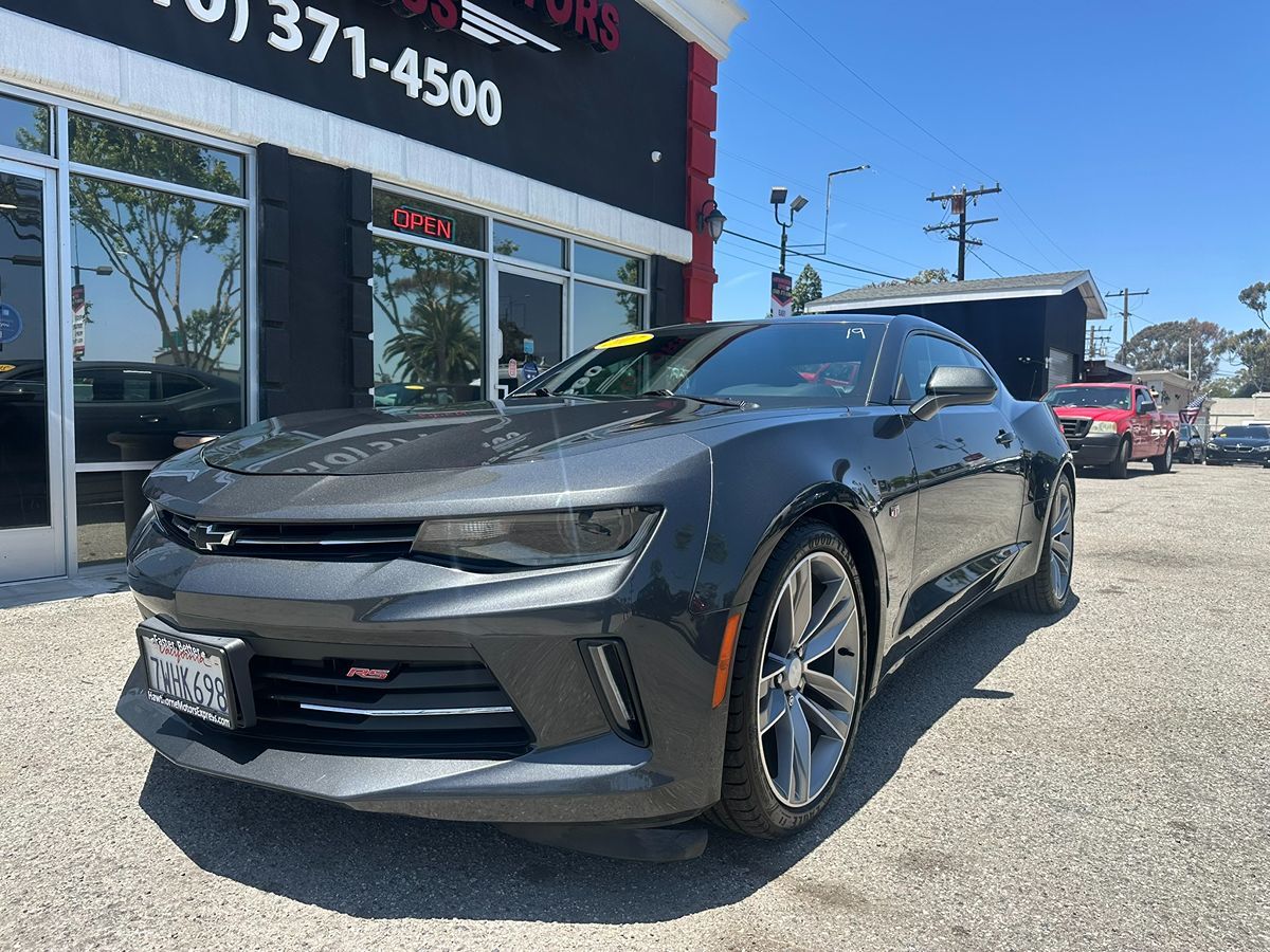 2017 Chevrolet Camaro 1LT photo 3