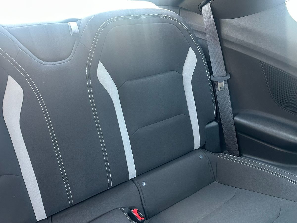 2017 Chevrolet Camaro 1LT photo 14