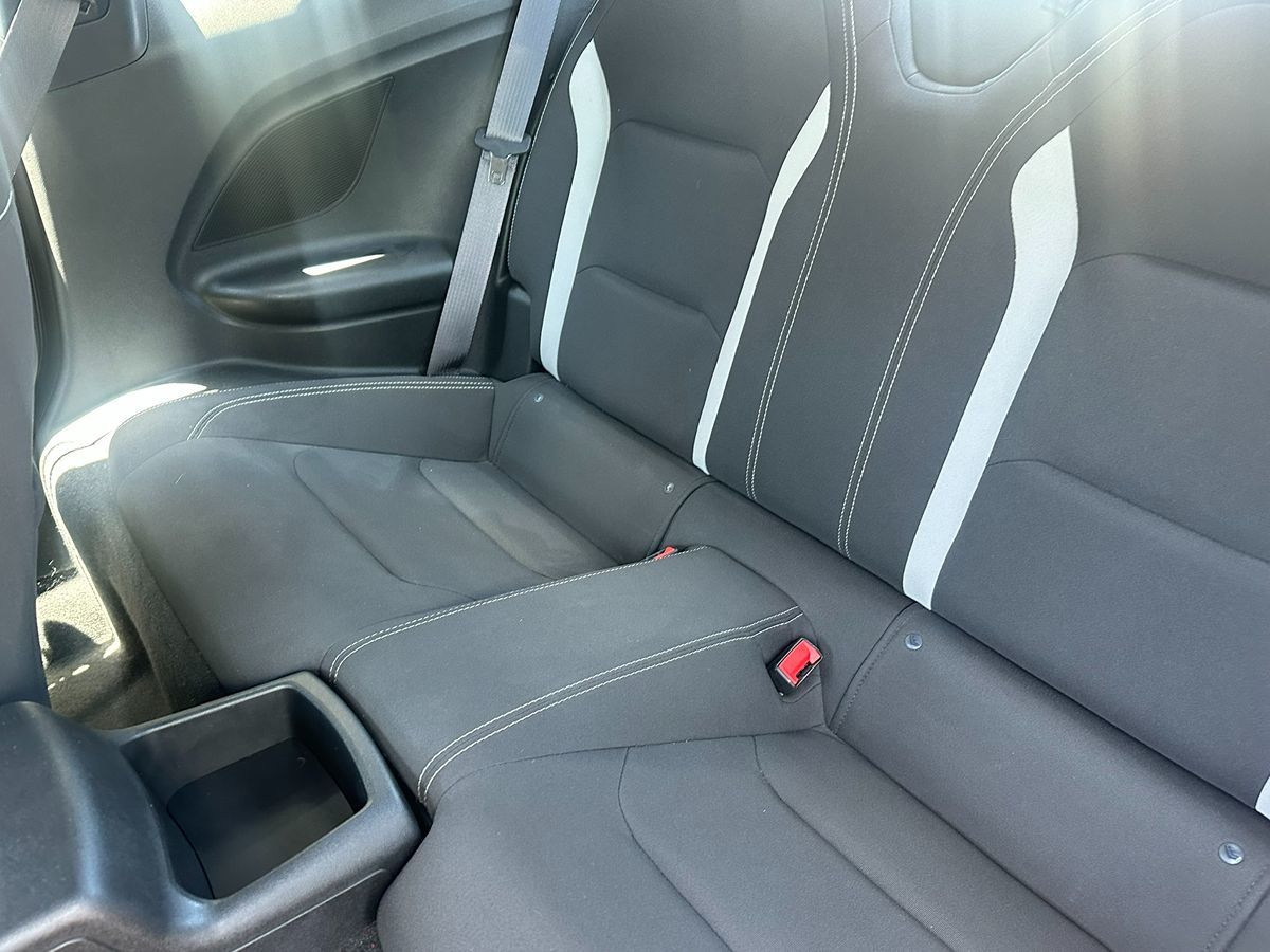 2017 Chevrolet Camaro 1LT photo 16