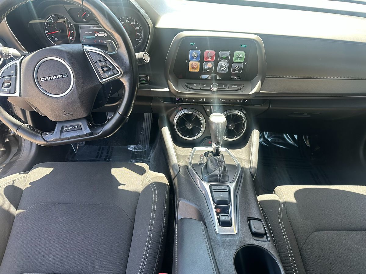 2017 Chevrolet Camaro 1LT photo 10