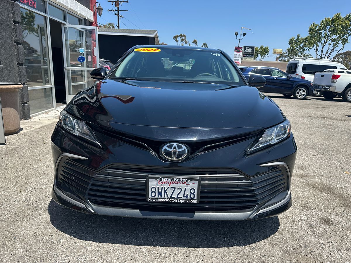 2022 Toyota Camry LE photo 2