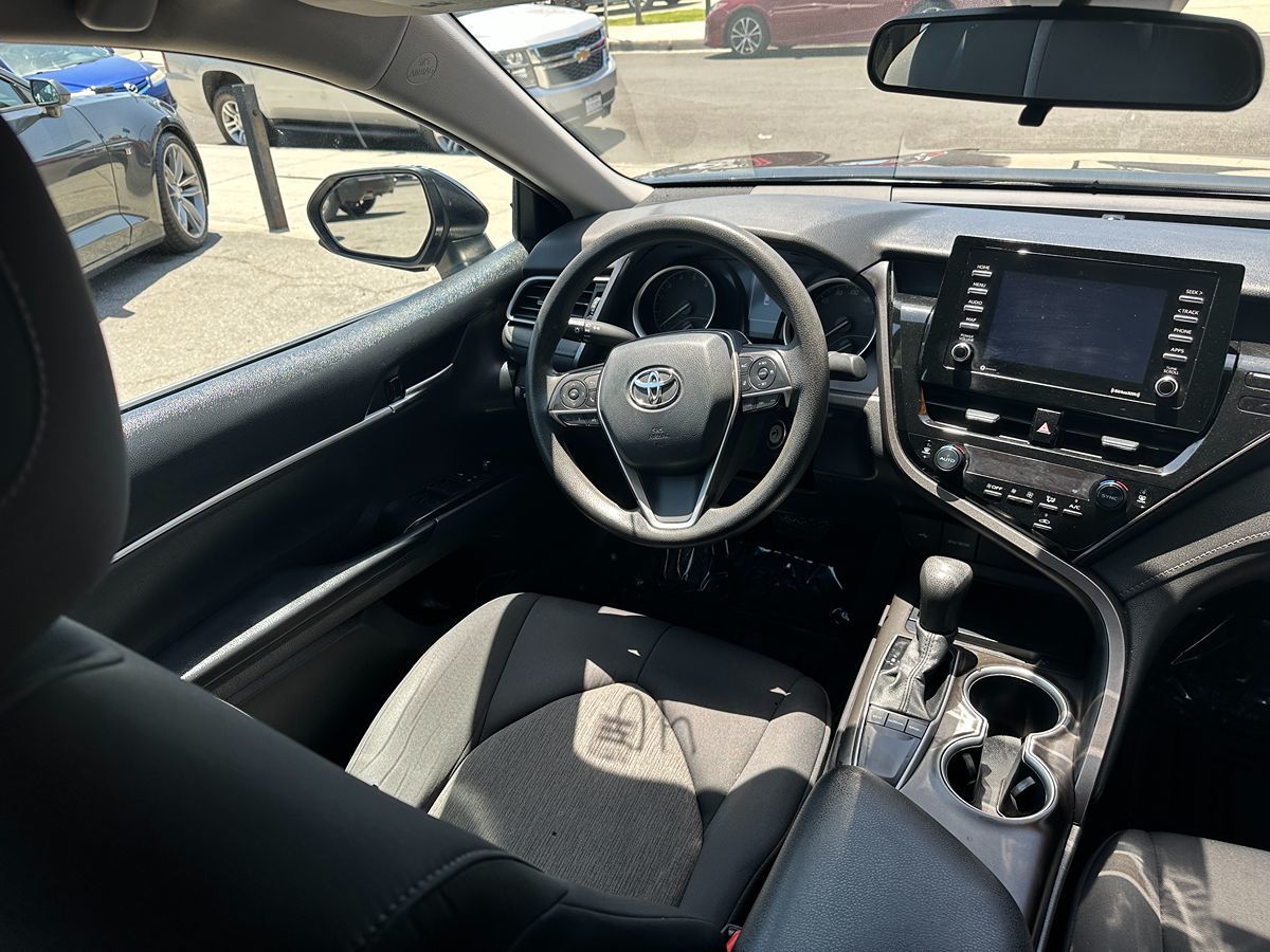 2022 Toyota Camry LE photo 8