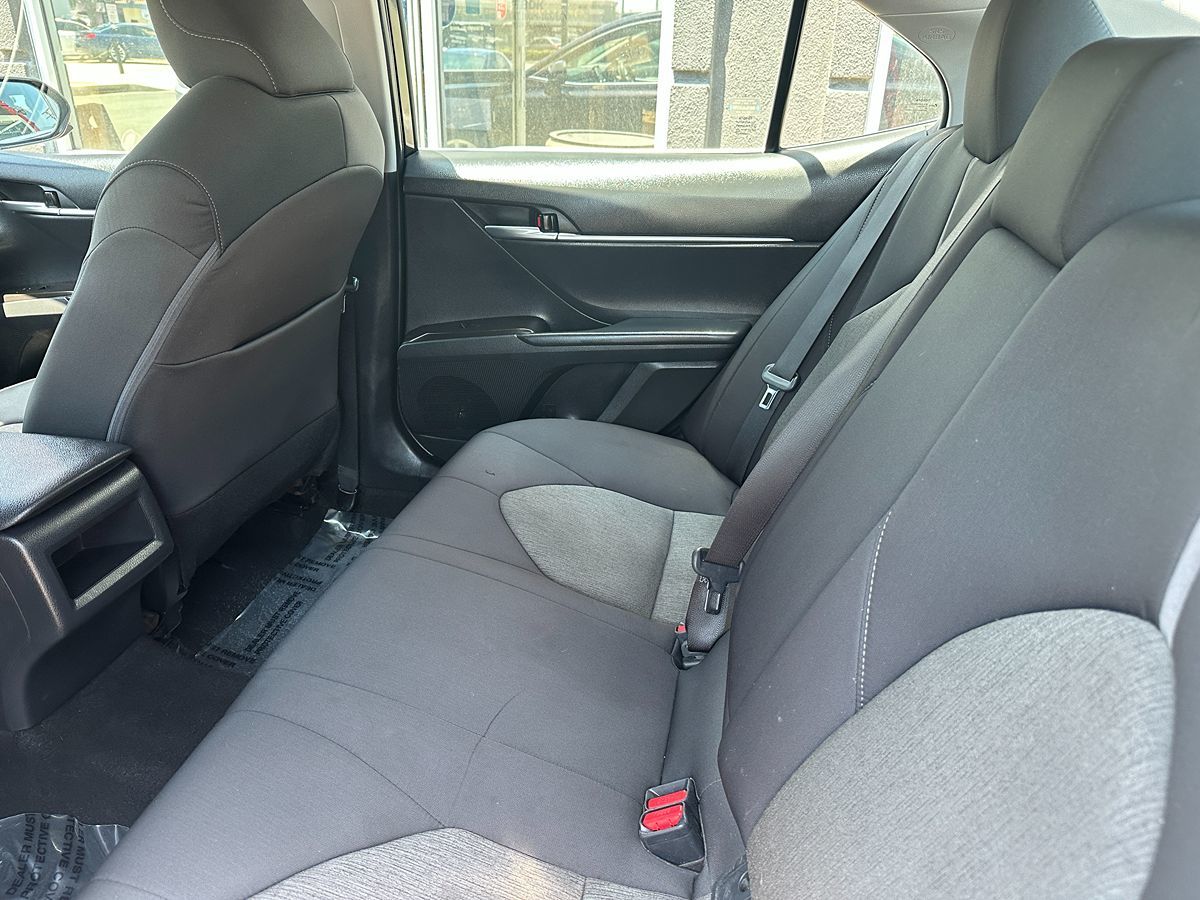 2022 Toyota Camry LE photo 18