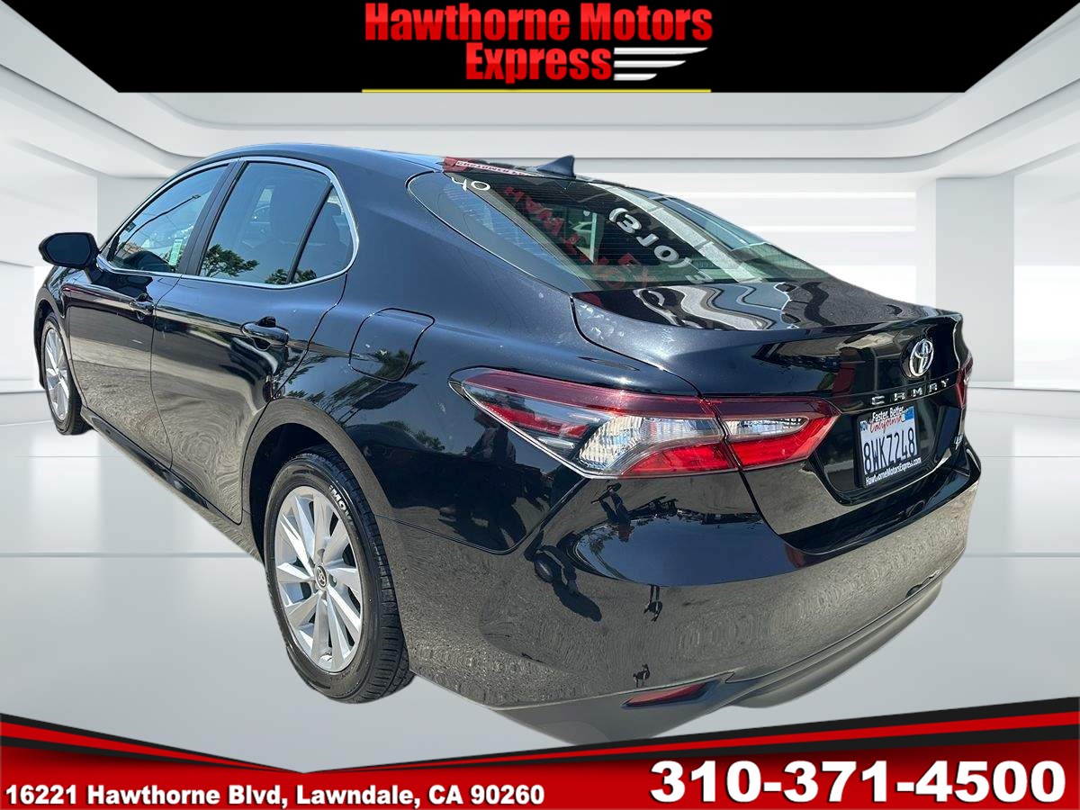 2022 Toyota Camry LE - Photo 4