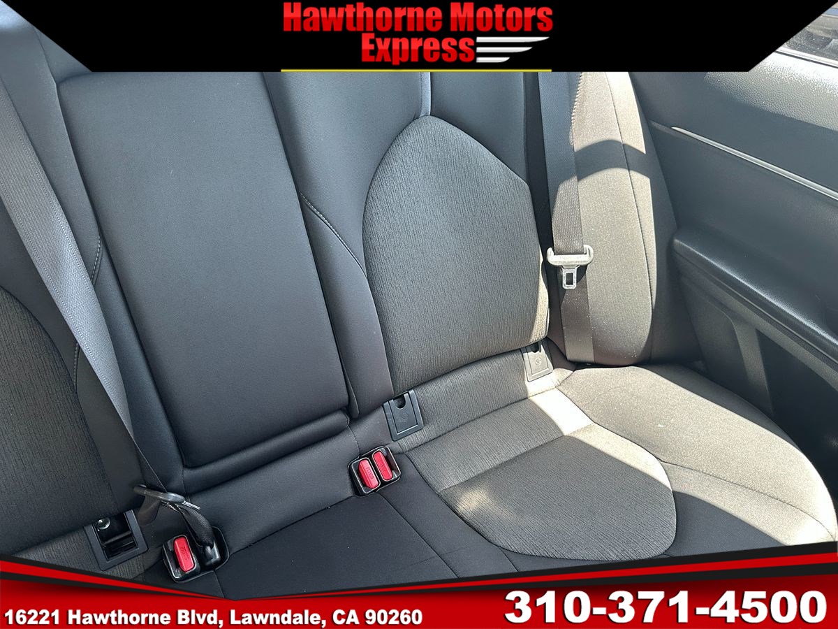 2022 Toyota Camry LE - Photo 17