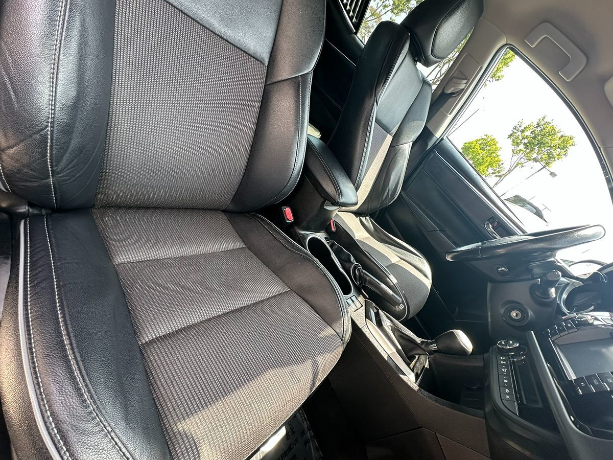 2016 Toyota Corolla S photo 9