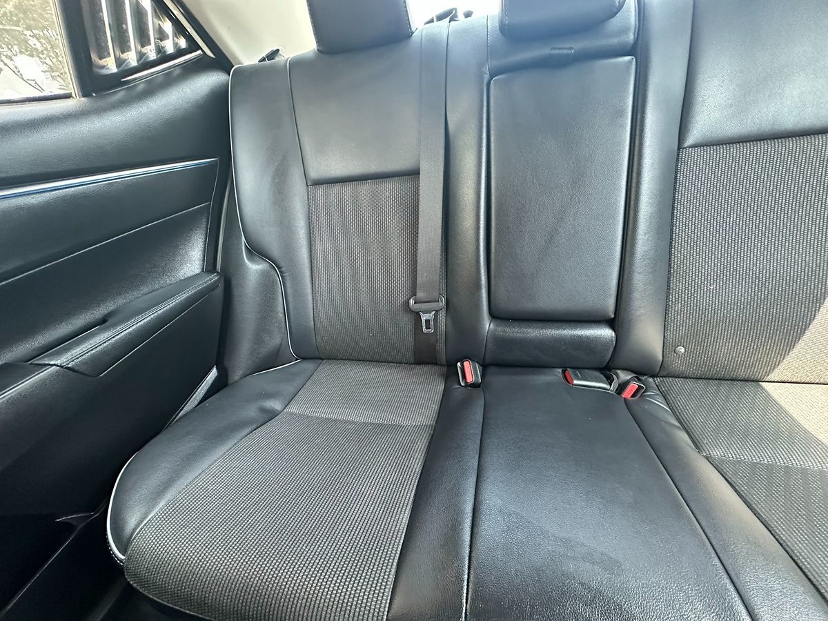 2016 Toyota Corolla S photo 19