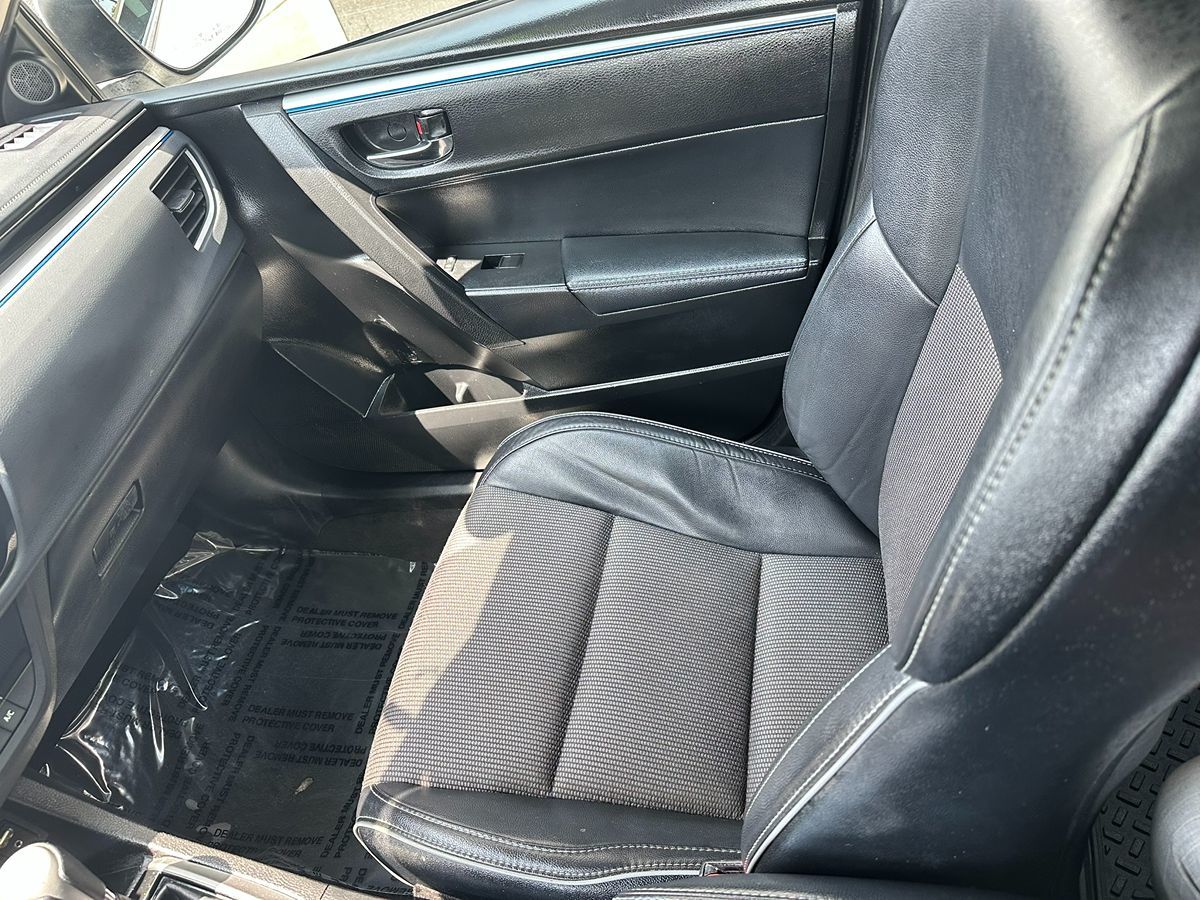2016 Toyota Corolla S photo 17