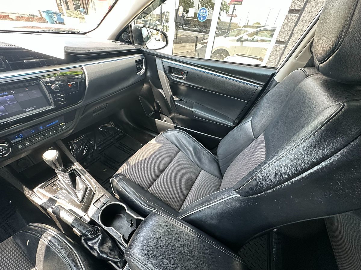 2016 Toyota Corolla S photo 13