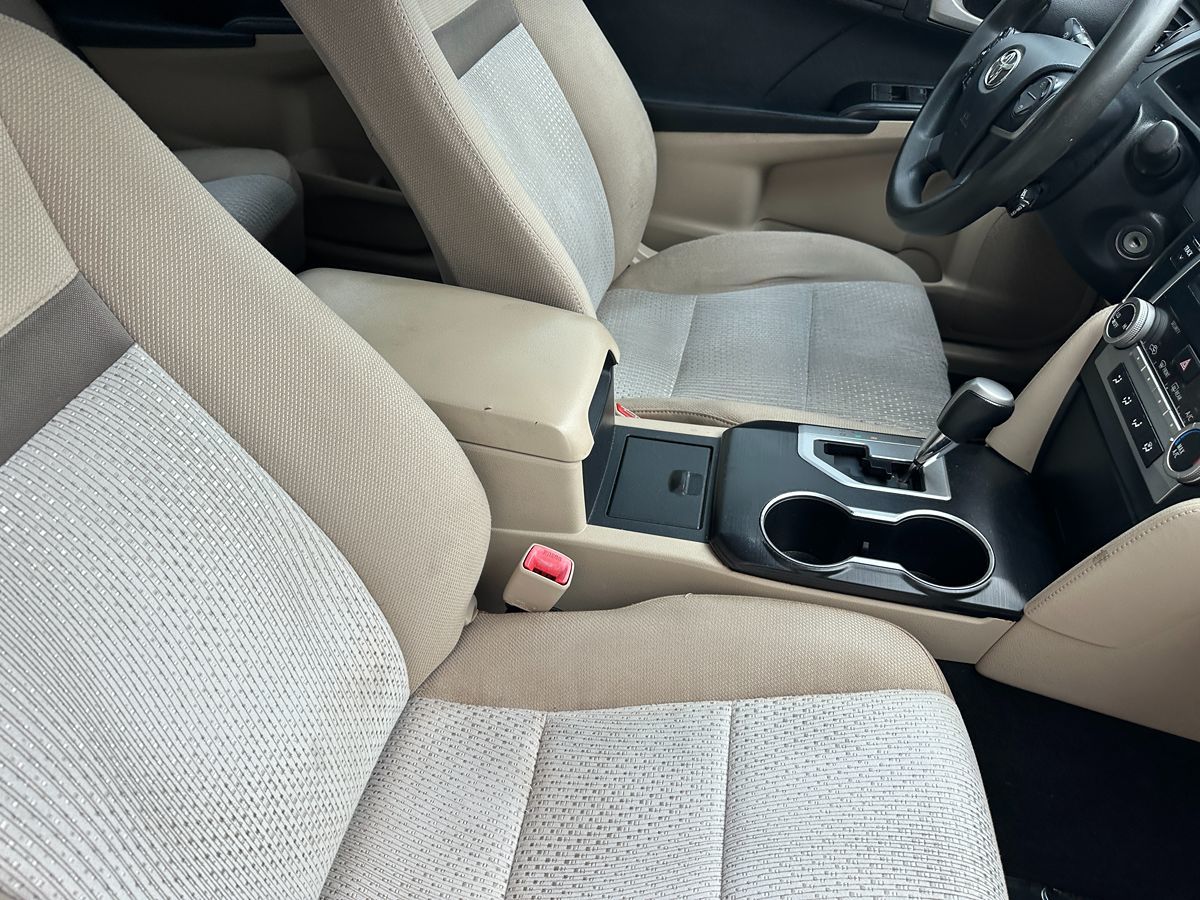 2012 Toyota Camry LE photo 8