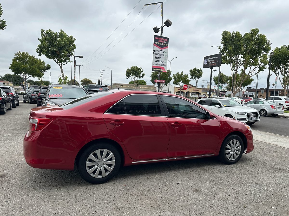 2012 Toyota Camry LE photo 7