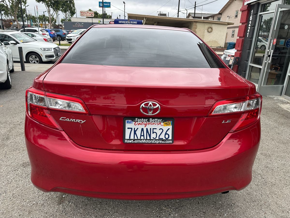 2012 Toyota Camry LE photo 6