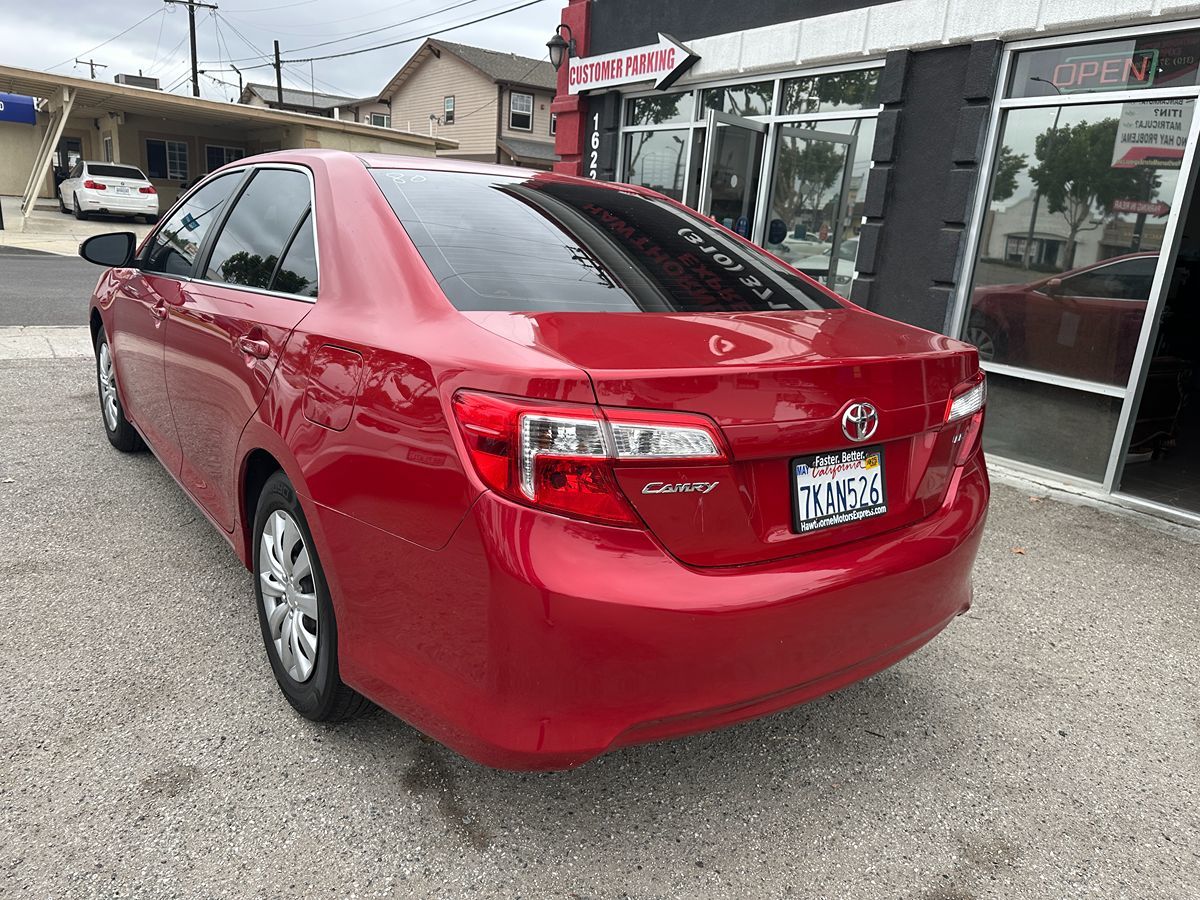 2012 Toyota Camry LE photo 5