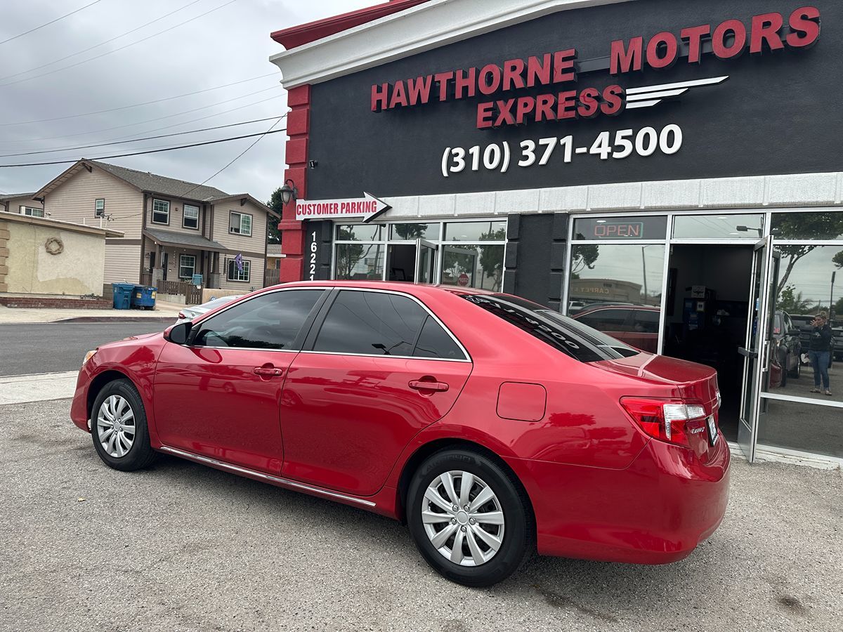 2012 Toyota Camry LE photo 4