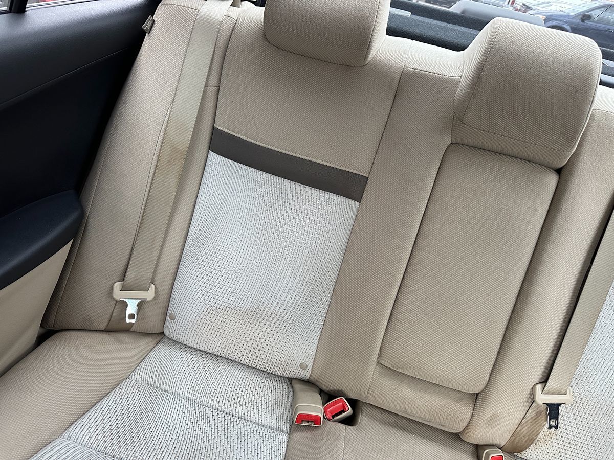 2012 Toyota Camry LE photo 14