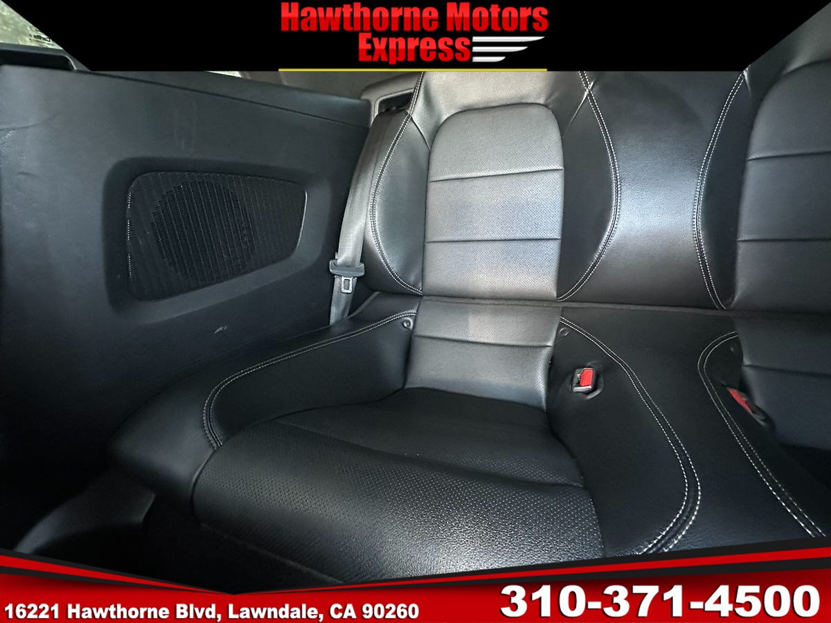 2021 Ford Mustang EcoBoost - Photo 19