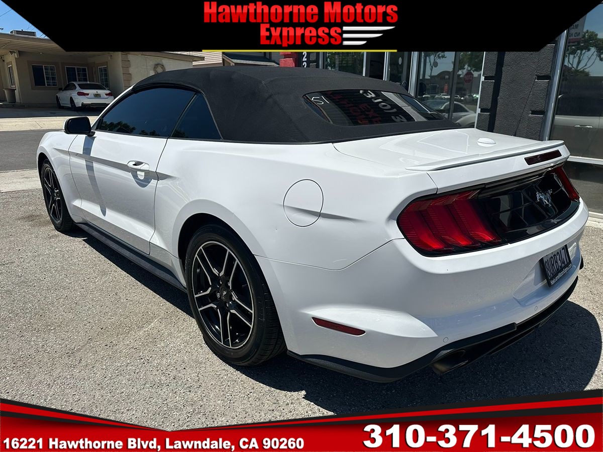 2021 Ford Mustang EcoBoost - Photo 5