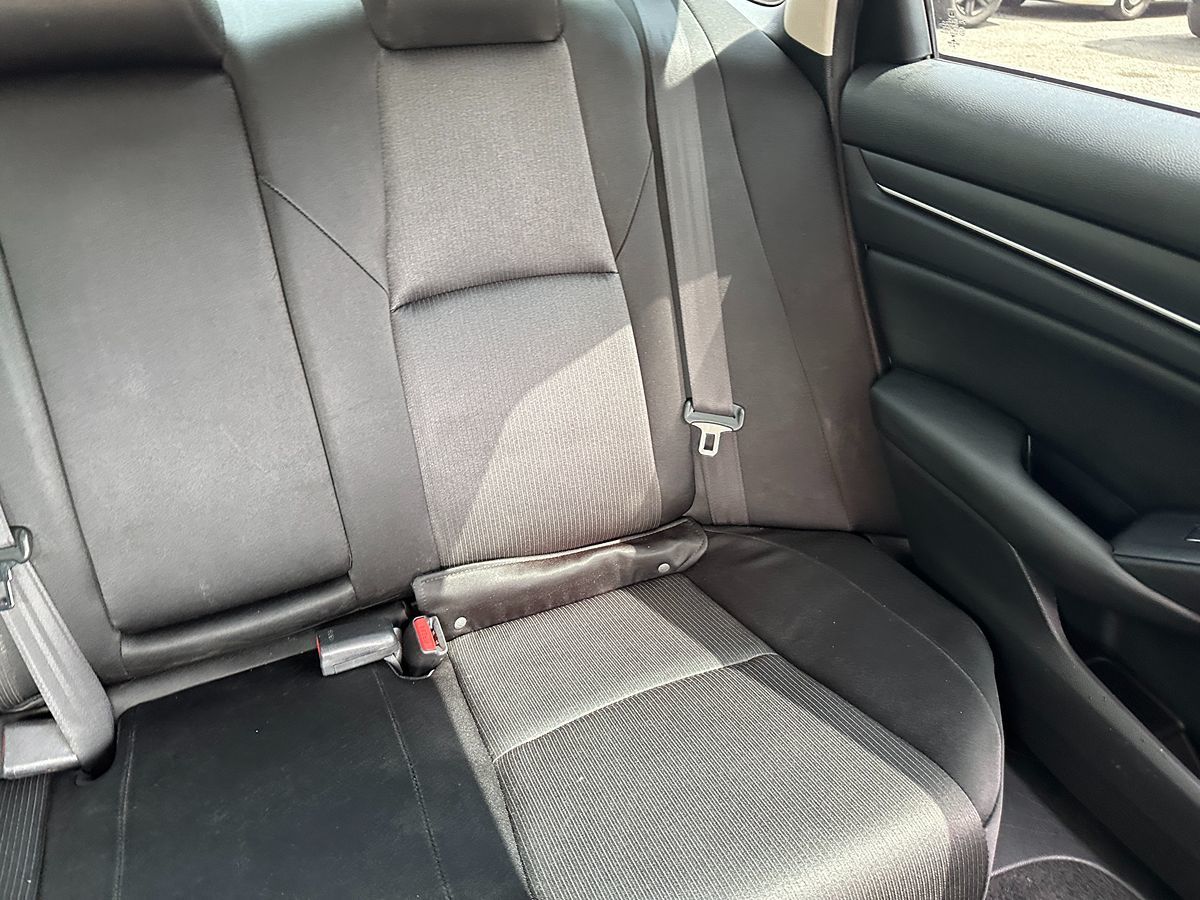 2020 Honda Accord LX 1.5T photo 16