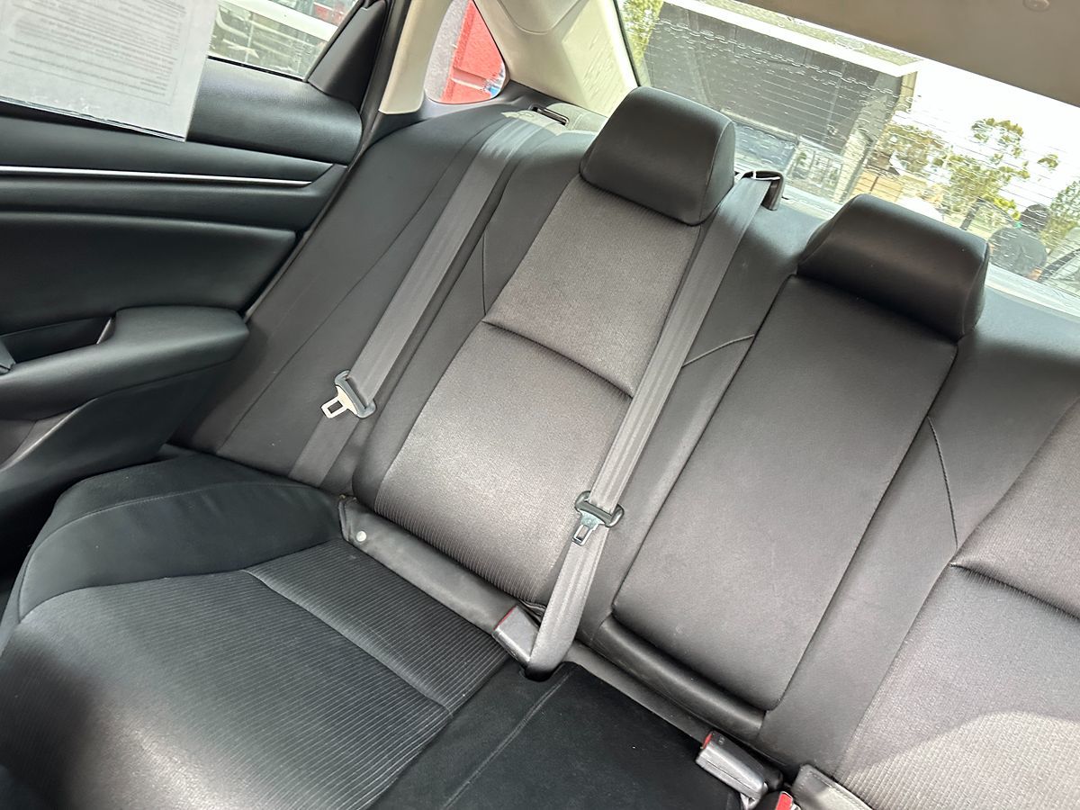 2020 Honda Accord LX 1.5T photo 17