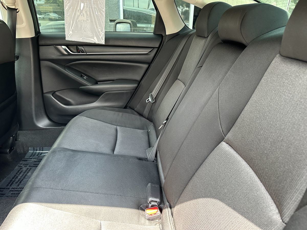 2020 Honda Accord LX 1.5T photo 18