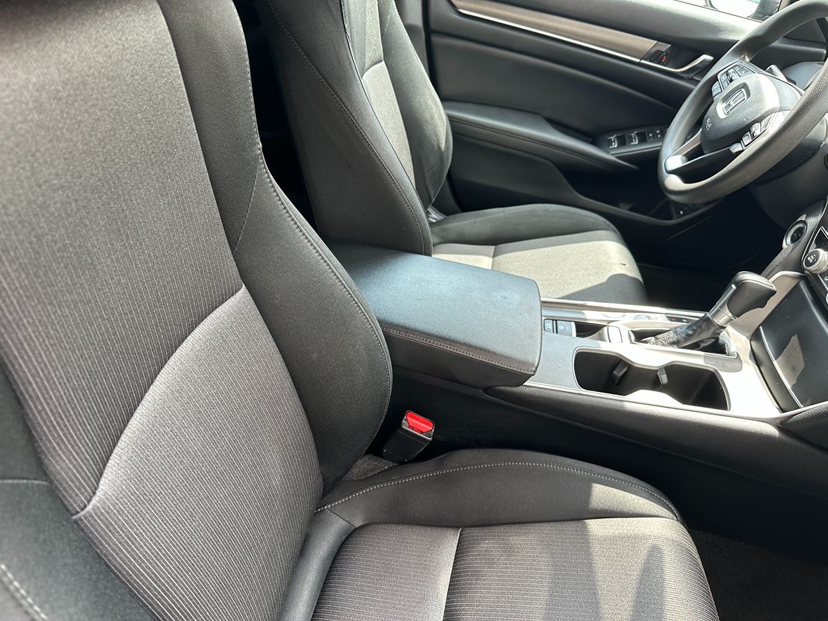 2020 Honda Accord LX 1.5T photo 8