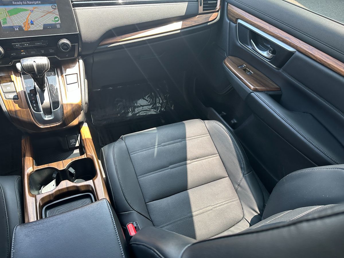 2018 Honda CR-V Touring photo 14