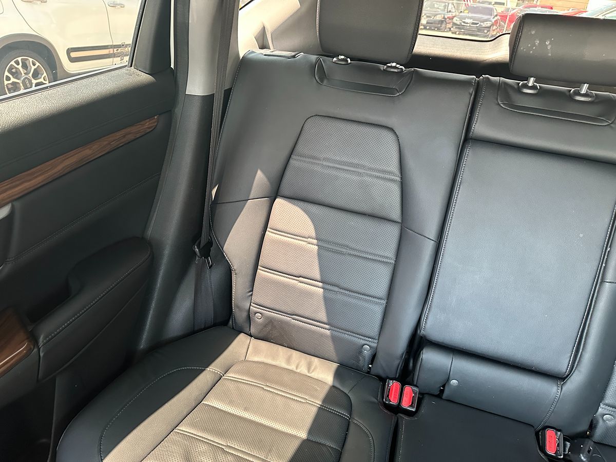 2018 Honda CR-V Touring photo 17