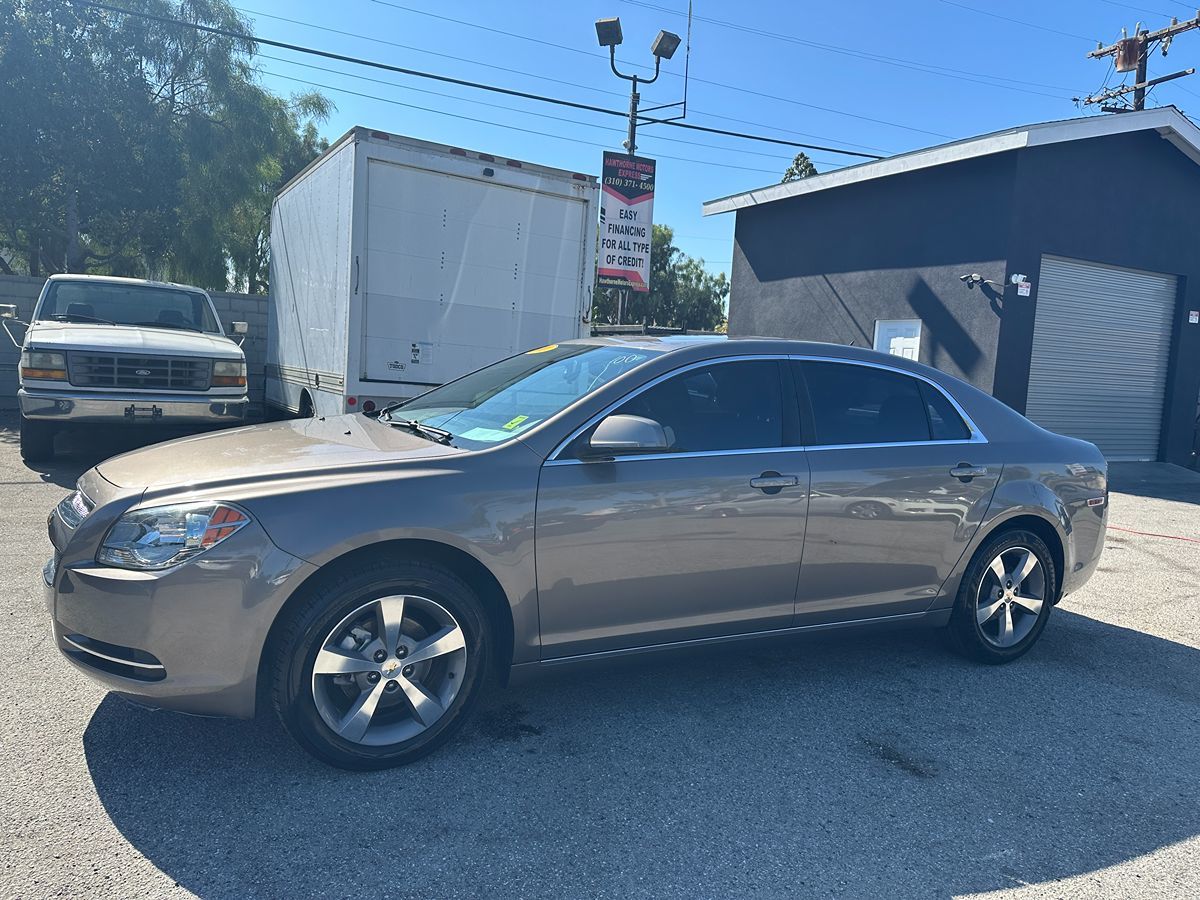 2011 Chevrolet Malibu 1LT photo 4