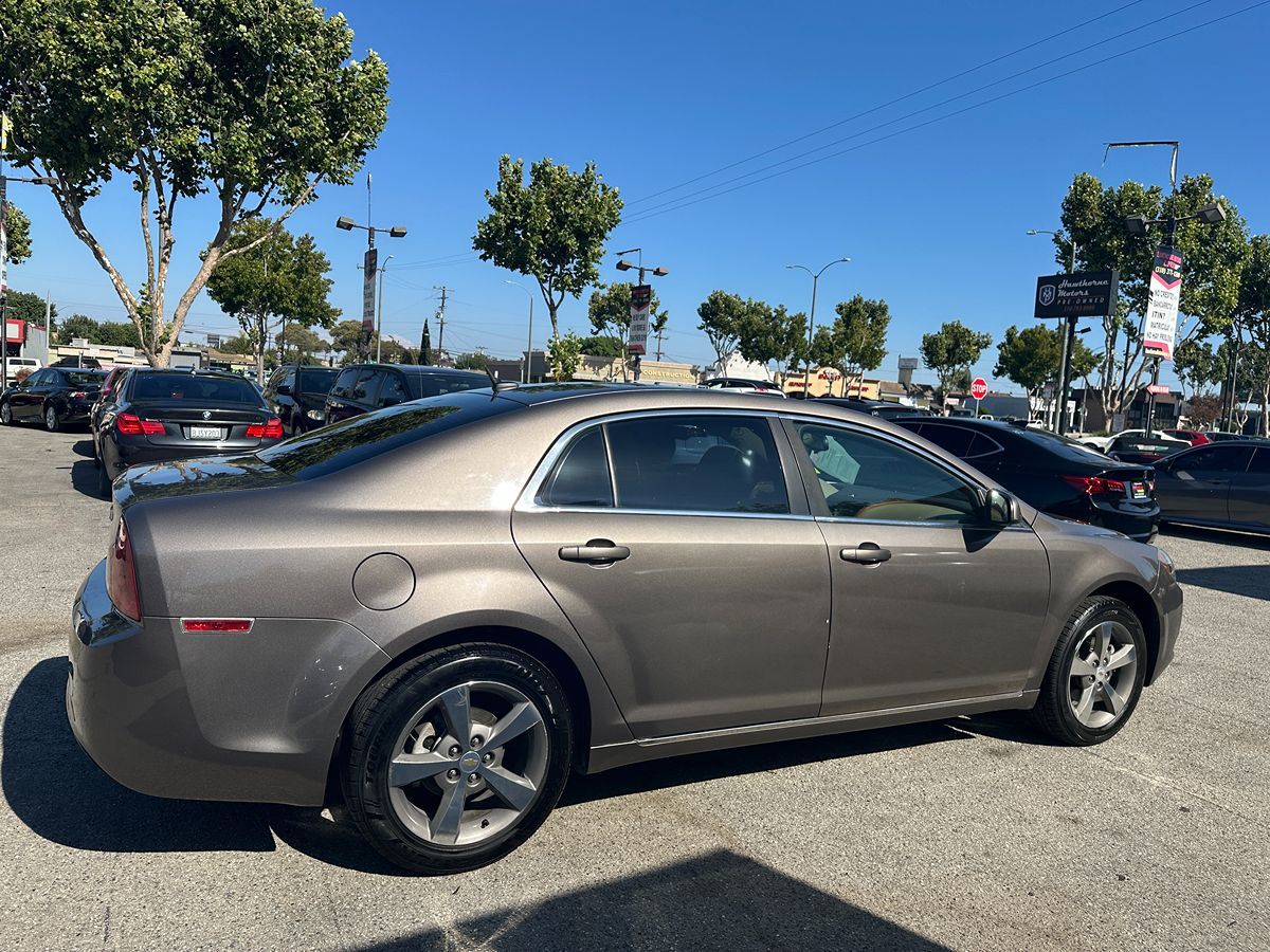 2011 Chevrolet Malibu 1LT photo 8