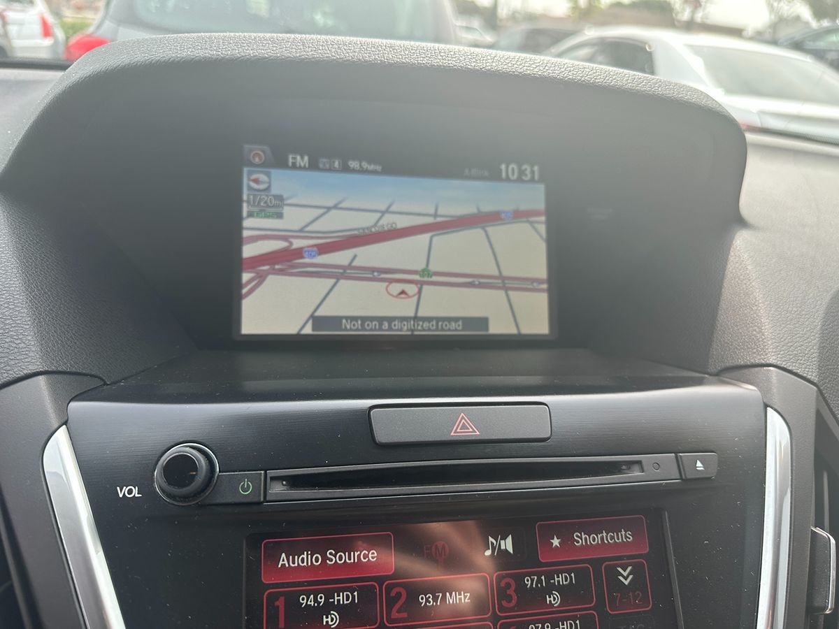 2015 Acura MDX Advance Entertainment photo 10