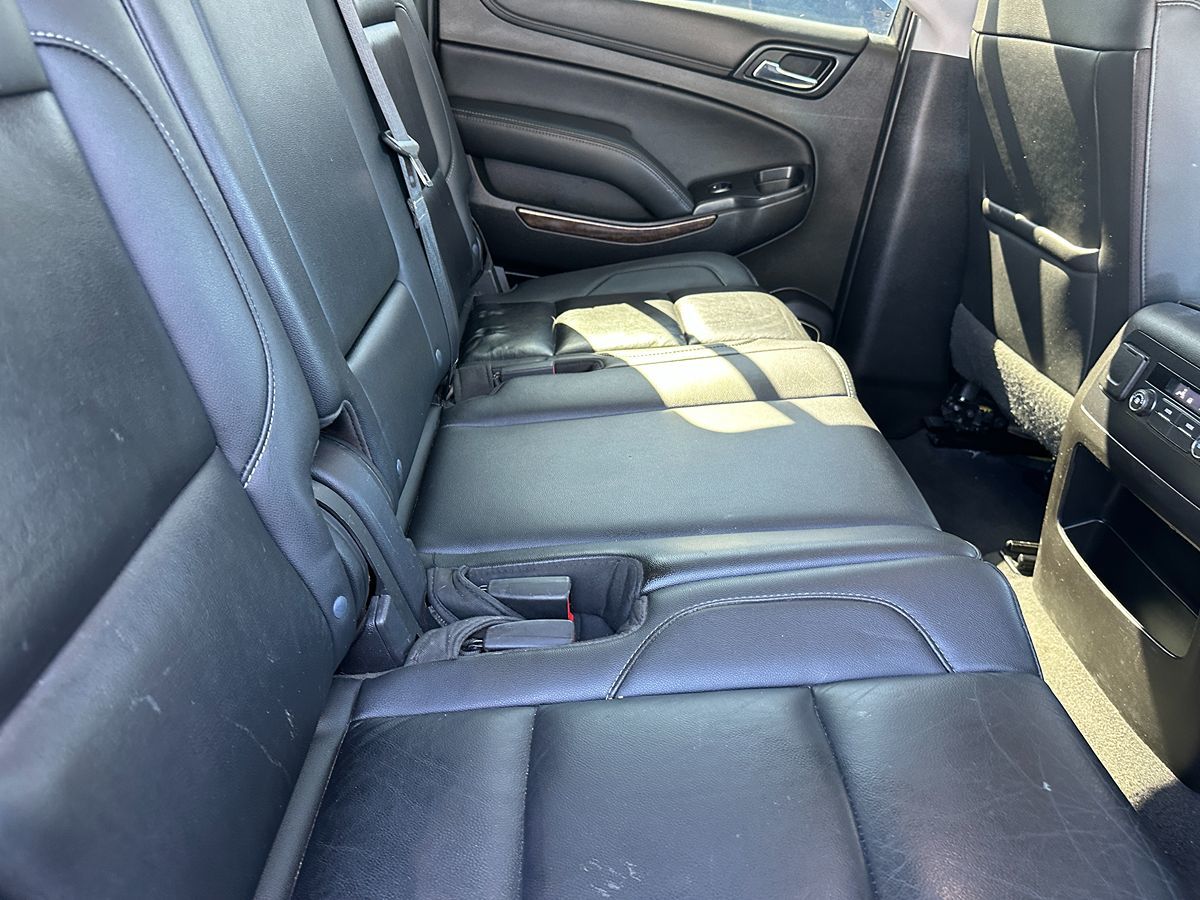 2019 Chevrolet Suburban LT photo 12