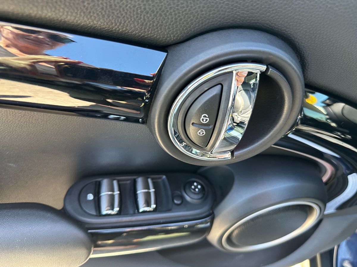 2015 Mini Cooper Hardtop 4 Door S photo 15