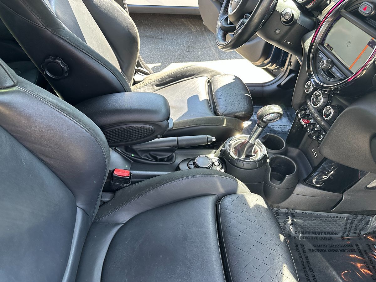 2015 Mini Cooper Hardtop 4 Door S photo 14