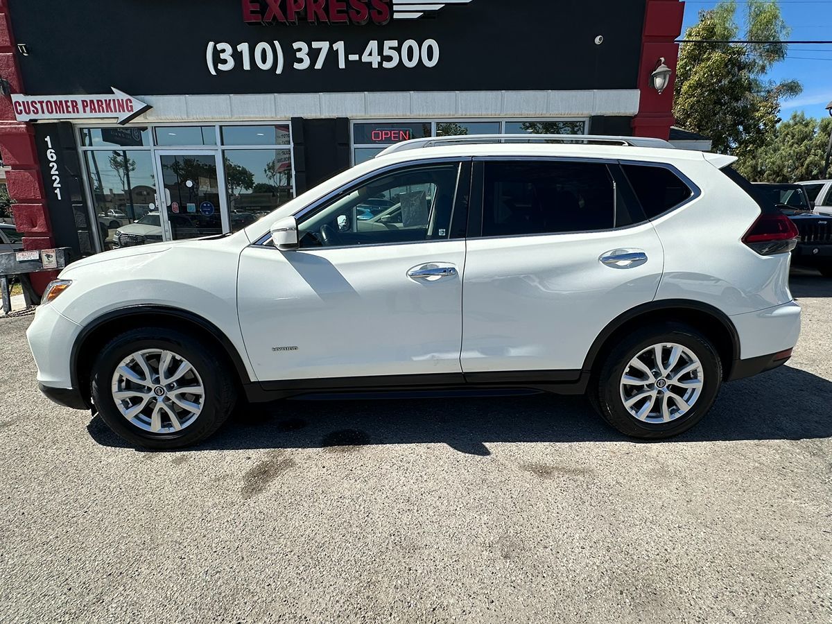 2018 Nissan Rogue SV Hybrid photo 4
