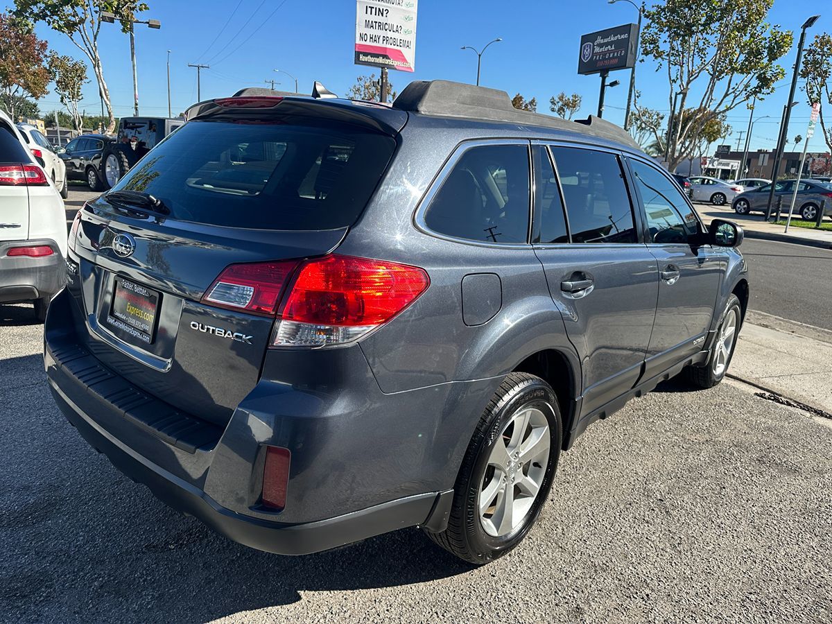 2013 Subaru Outback 2.5i Limited photo 3