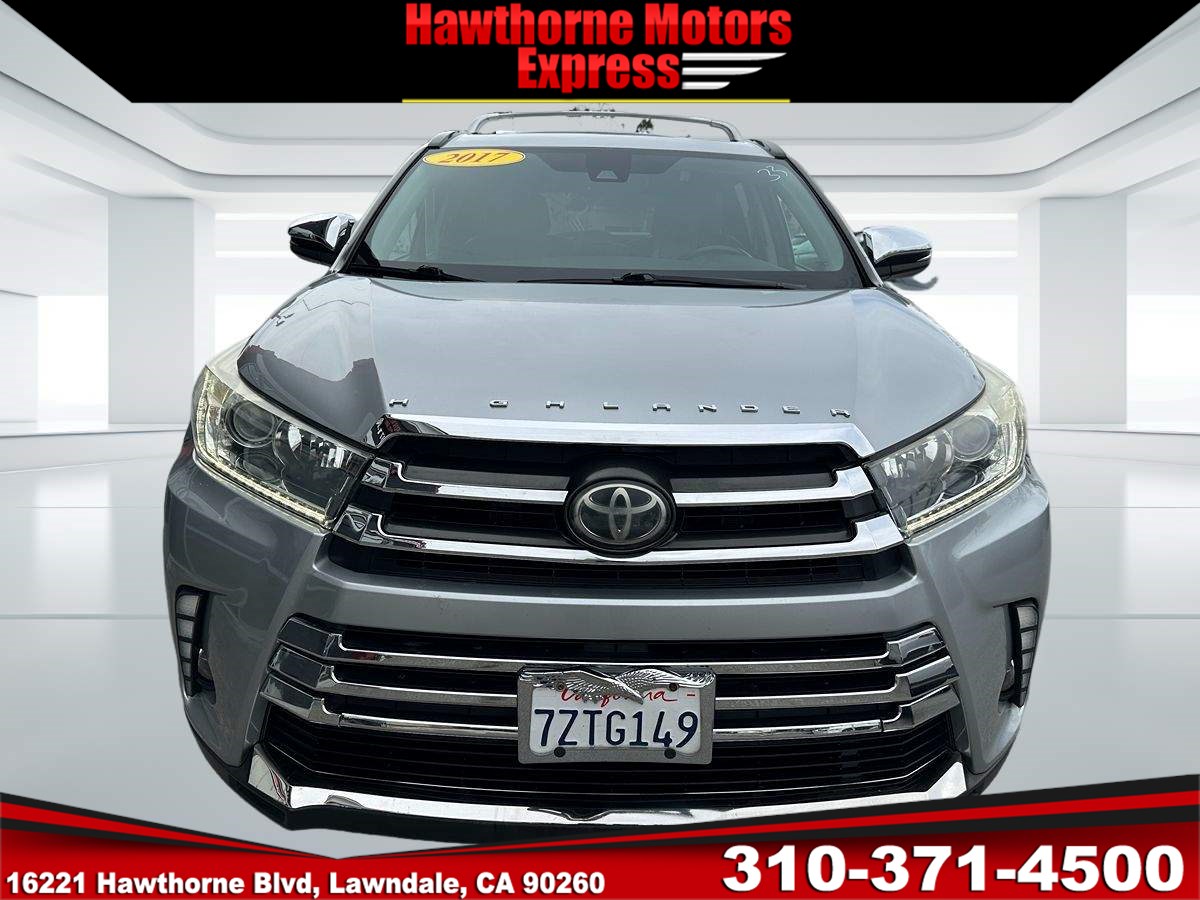 2017 Toyota Highlander SE - Photo 2