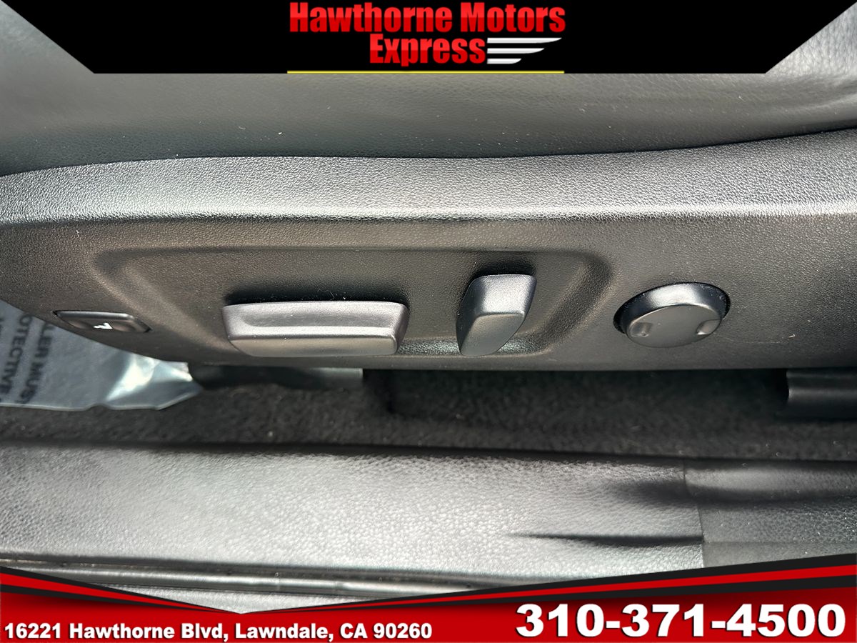 2017 Toyota Highlander SE - Photo 24