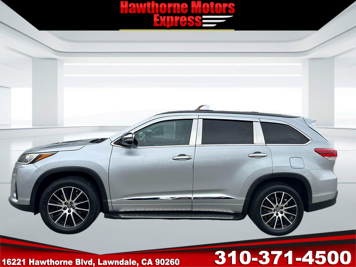 2017 Toyota Highlander SE - Photo 4