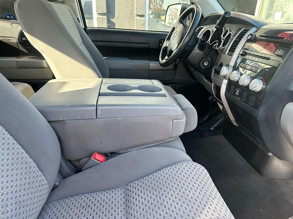 2013 Toyota Tundra Double Cab photo 8