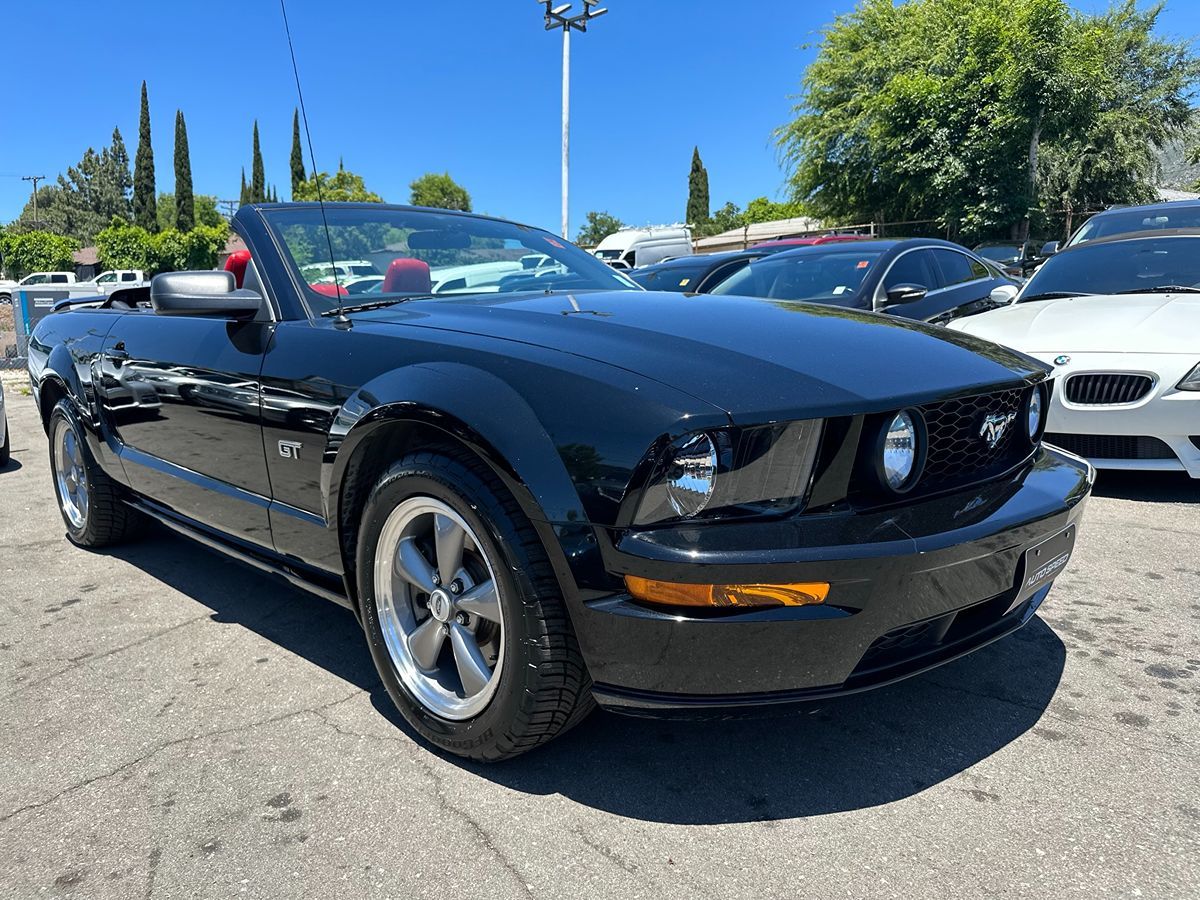 2006 Ford Mustang GT Deluxe