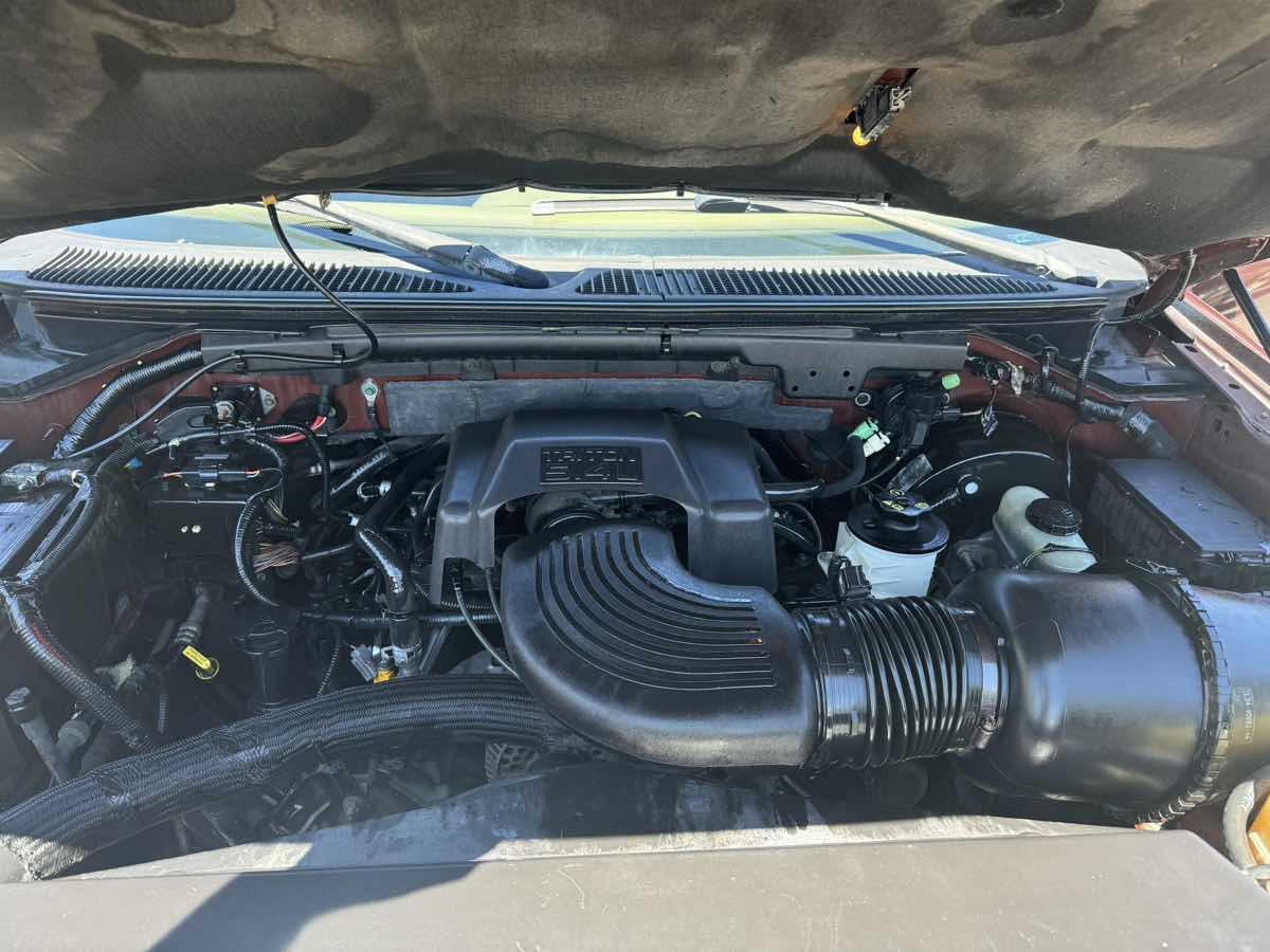 What Engine is in a 2003 Ford F150: Complete Guide